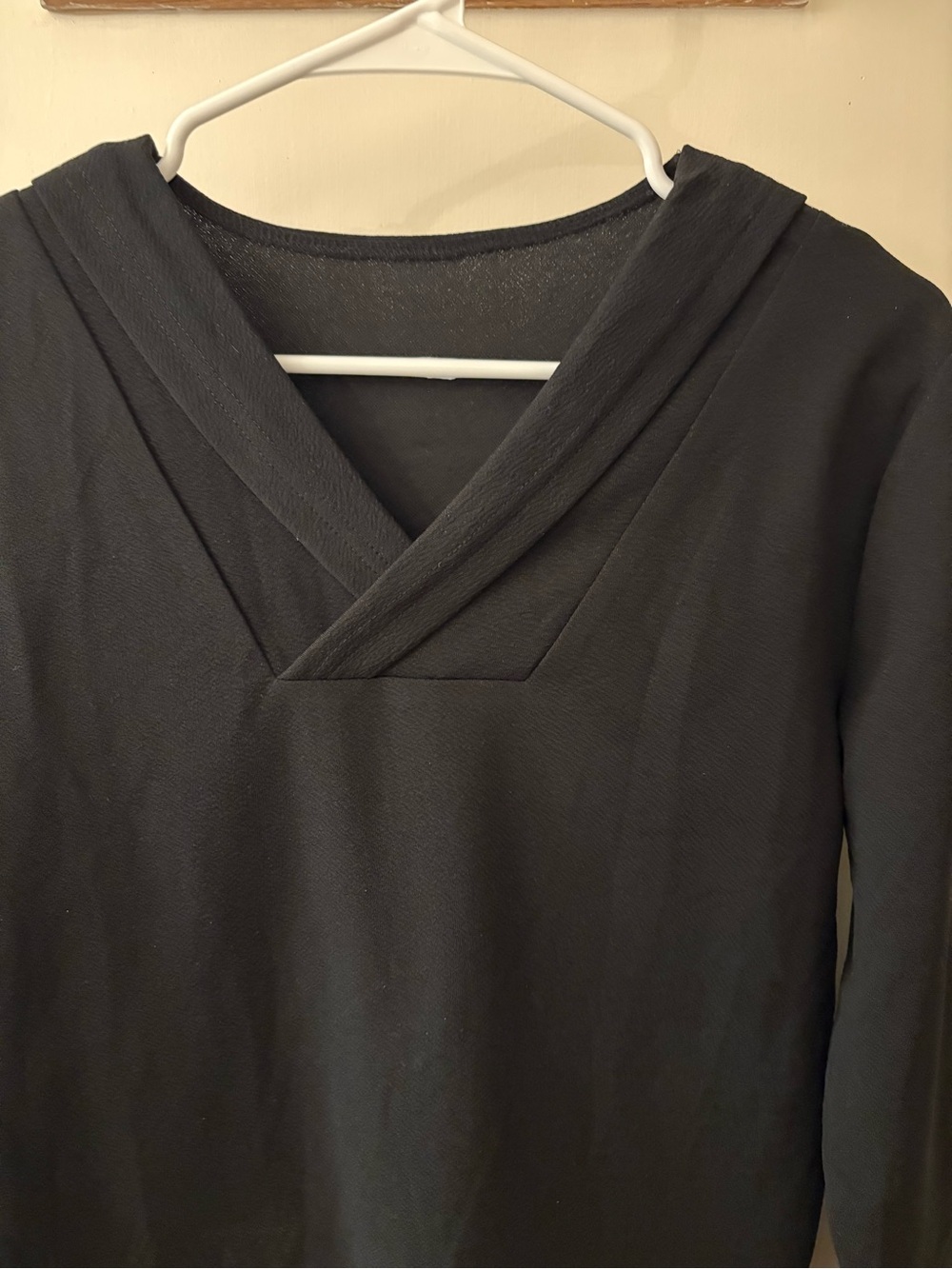Black Houndstooth Long Sleeve V-Neck Women's Dress - Picture 3 of 5